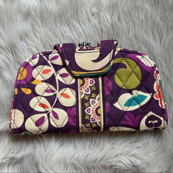 ⛔️SOLD⛔️Vera Bradley Retired Vintage Kiss Lock Wallet - Picture 8 of 8